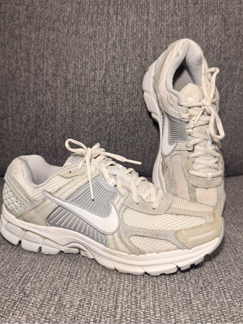 Nike Zoom Vomero 5 Women's size 8.0 Pure Platinum Summit White Shoes HQ0458-001